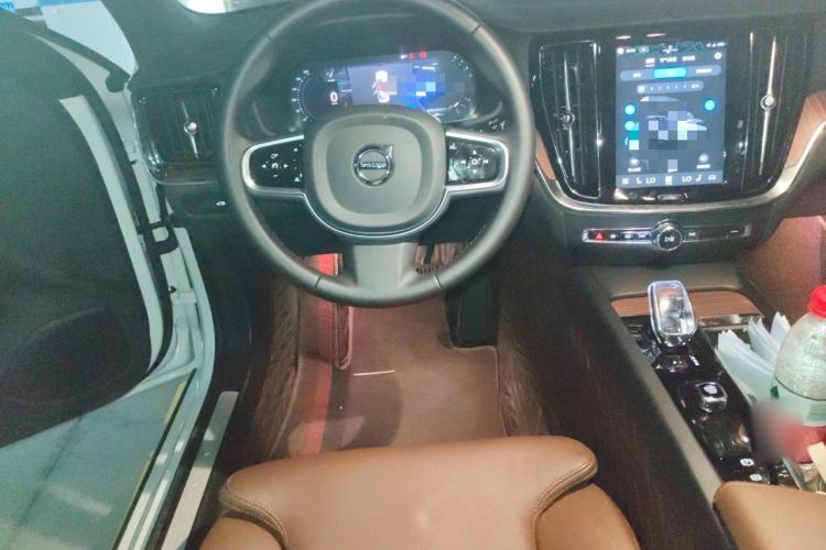 Used Volvo S60 2024 B4 Zhiyuan Luxury Edition Steering Wheel