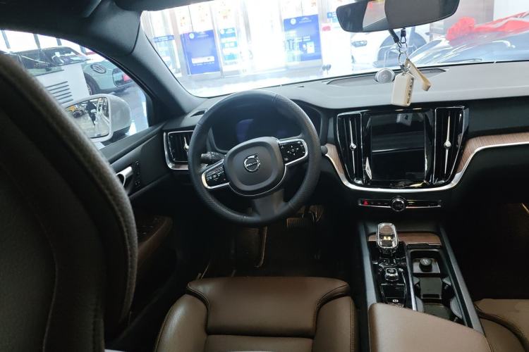 Used Volvo S60 2024 B4 Zhiyuan Luxury Edition Steering Wheel
