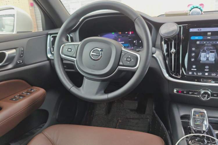 Used Volvo S60 2024 B4 Zhiyi Luxury Edition Steering Wheel
