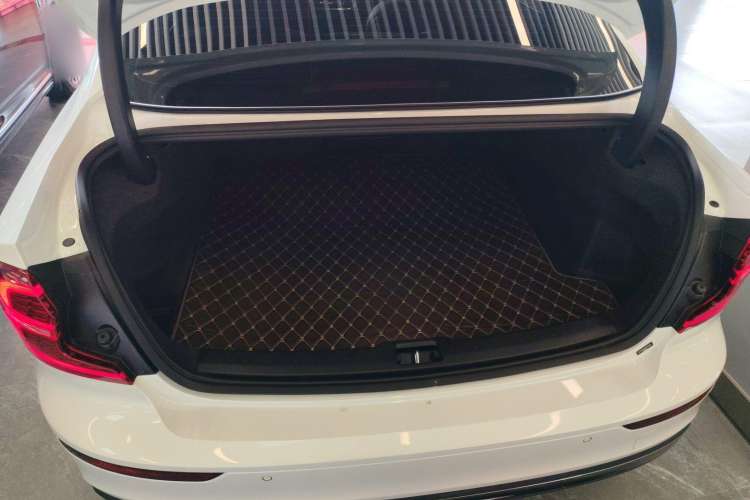 Used Volvo S60 2024 B4 Zhiyi Luxury Edition Trunk
