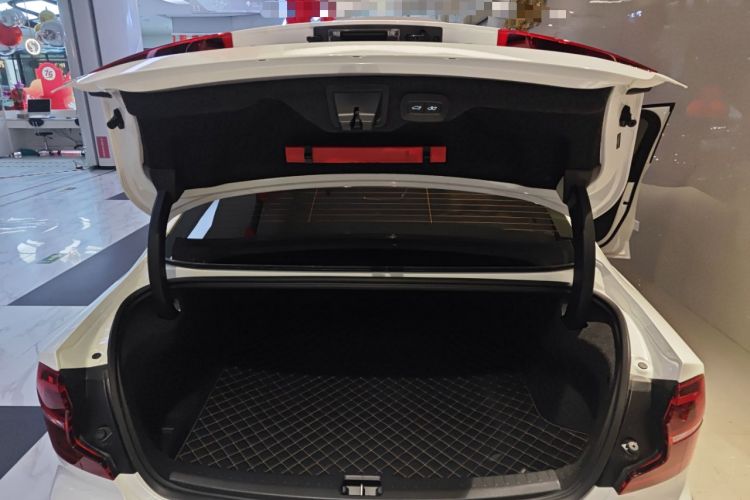 Used Volvo S60 2024 B4 Zhiyi Luxury Edition Trunk
