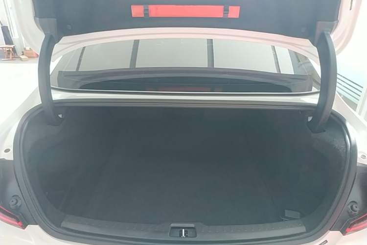 Used Volvo S60 2024 B5 Zhiya Sport Edition Trunk