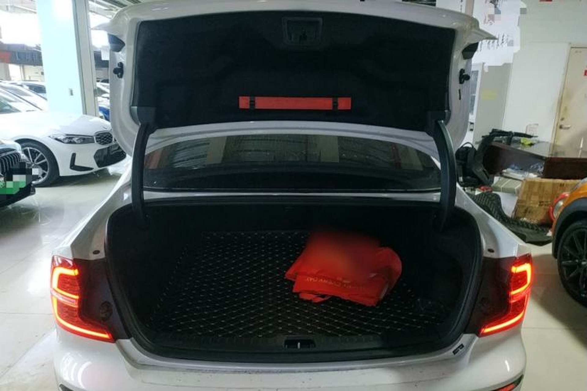 Used Volvo S60 2024 B4 Zhiyuan Luxury Edition Trunk