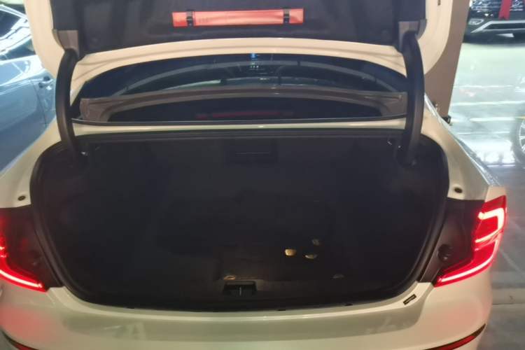 Used Volvo S60 2024 B4 Zhiyi Luxury Edition Trunk