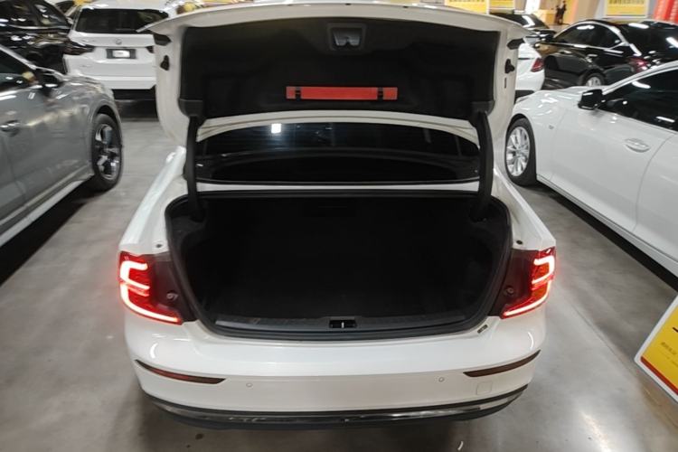 Used Volvo S60 2024 B4 Zhiyuan Luxury Edition Trunk