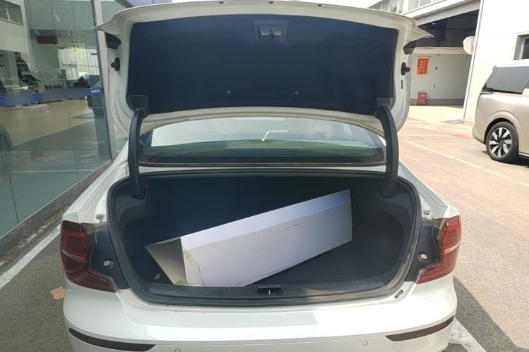 Used Volvo S60 2024 B4 Zhiyuan Luxury Edition Trunk