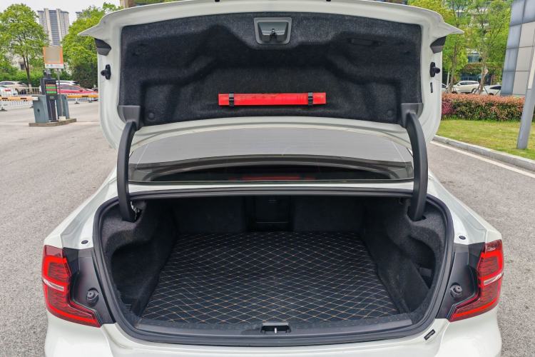 Used Volvo S60 2024 B4 Zhiyi Luxury Edition Trunk