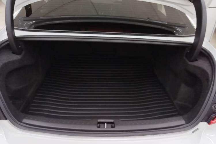 Used Volvo S60 2024 B4 Zhiyi Luxury Edition Trunk