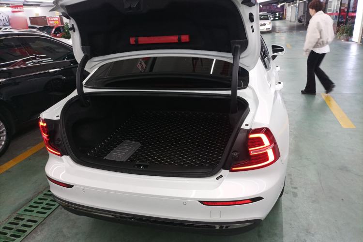 Used Volvo S60 2024 B4 Zhiyuan Luxury Edition Trunk