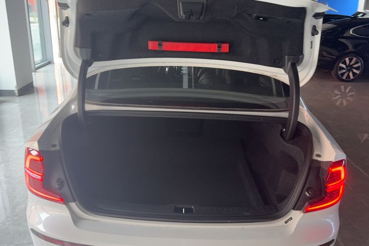 Used Volvo S60 2024 B5 Zhiya Sport Edition Trunk