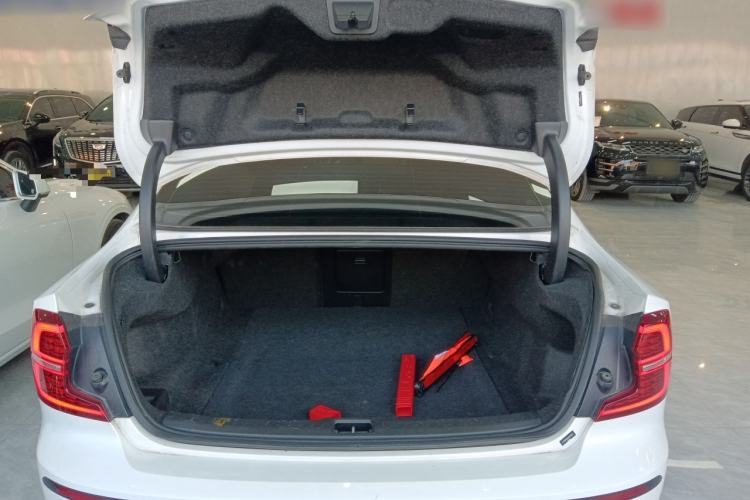 Used Volvo S60 2024 B4 Zhiyuan Luxury Edition Trunk