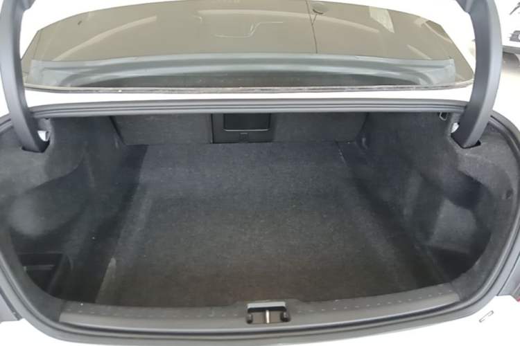 Used Volvo S60 2024 B4 Zhiyi Luxury Edition Trunk