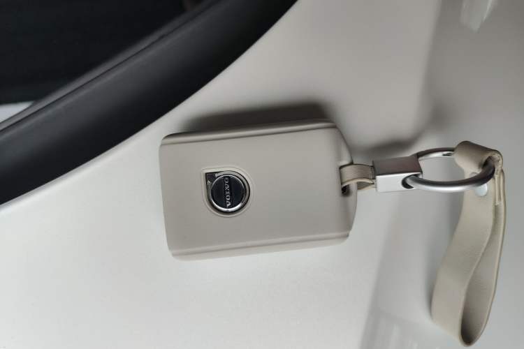 Used Volvo S60 2024 B4 Zhiyi Luxury Edition Vehicle Key