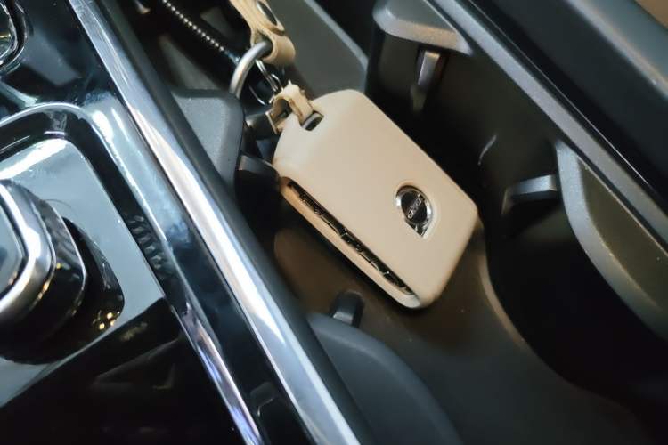 Used Volvo S60 2024 B4 Zhiyuan Luxury Edition Vehicle Key