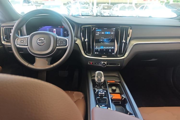 Used Volvo S60 2024 B4 Zhiyi Luxury Edition Center Console