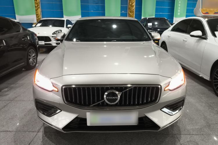 Used Volvo S60 2024 B4 Zhiyi Luxury Edition Exterior 1