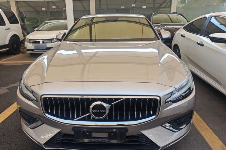 Used Volvo S60 2024 B4 Zhiyi Luxury Edition Front