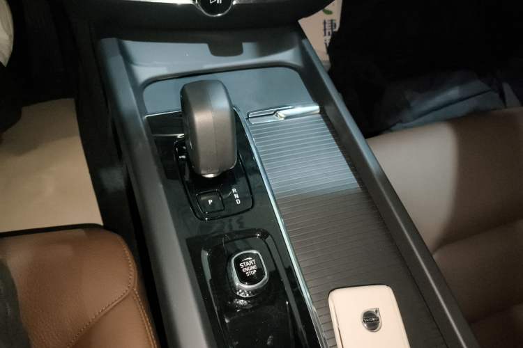 Used Volvo S60 2024 B4 Zhiyi Luxury Edition Gear Lever