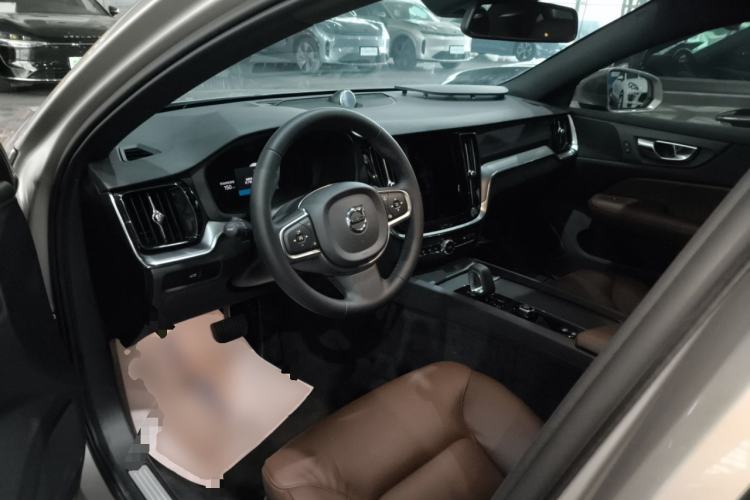 Used Volvo S60 2024 B4 Zhiyi Luxury Edition Interior 2