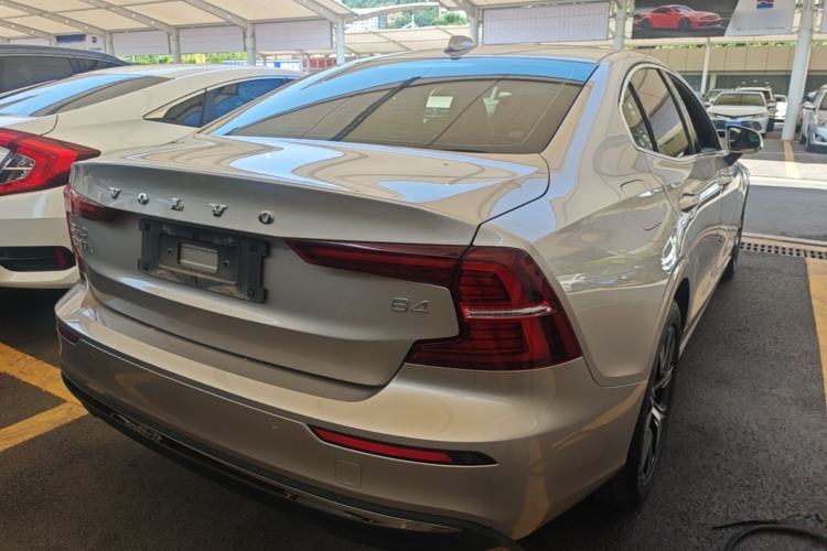 Used Volvo S60 2024 B4 Zhiyi Luxury Edition Rear Right 45 Deg