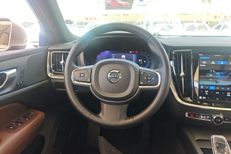 Used Volvo S60 2024 B4 Zhiyi Luxury Edition Steering Wheel