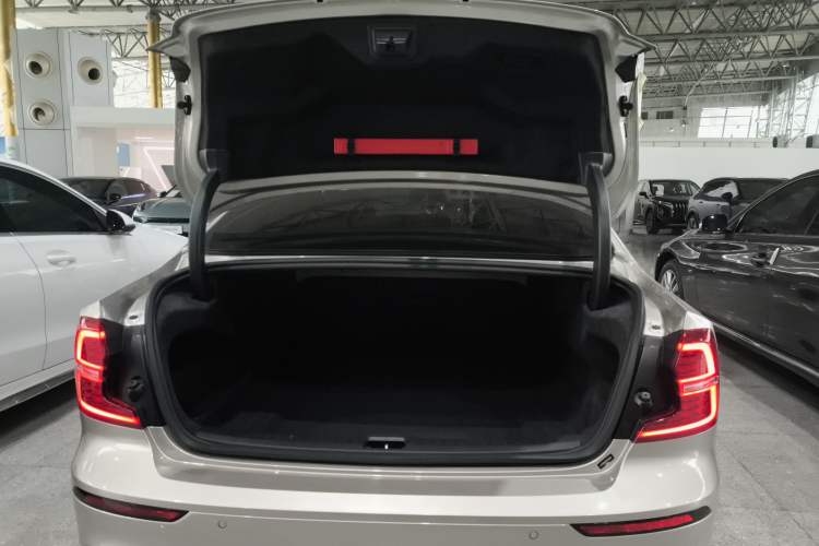 Used Volvo S60 2024 B4 Zhiyi Luxury Edition Trunk
