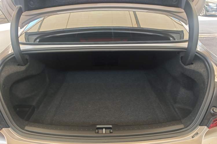 Used Volvo S60 2024 B4 Zhiyi Luxury Edition Trunk