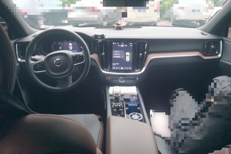 Used Volvo S60 2025 B4 Zhiyuan Luxury Edition Center Console