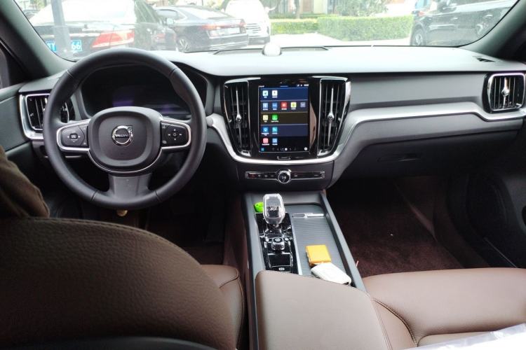Used Volvo S60 2025 B4 Zhiyi Luxury Edition Center Console