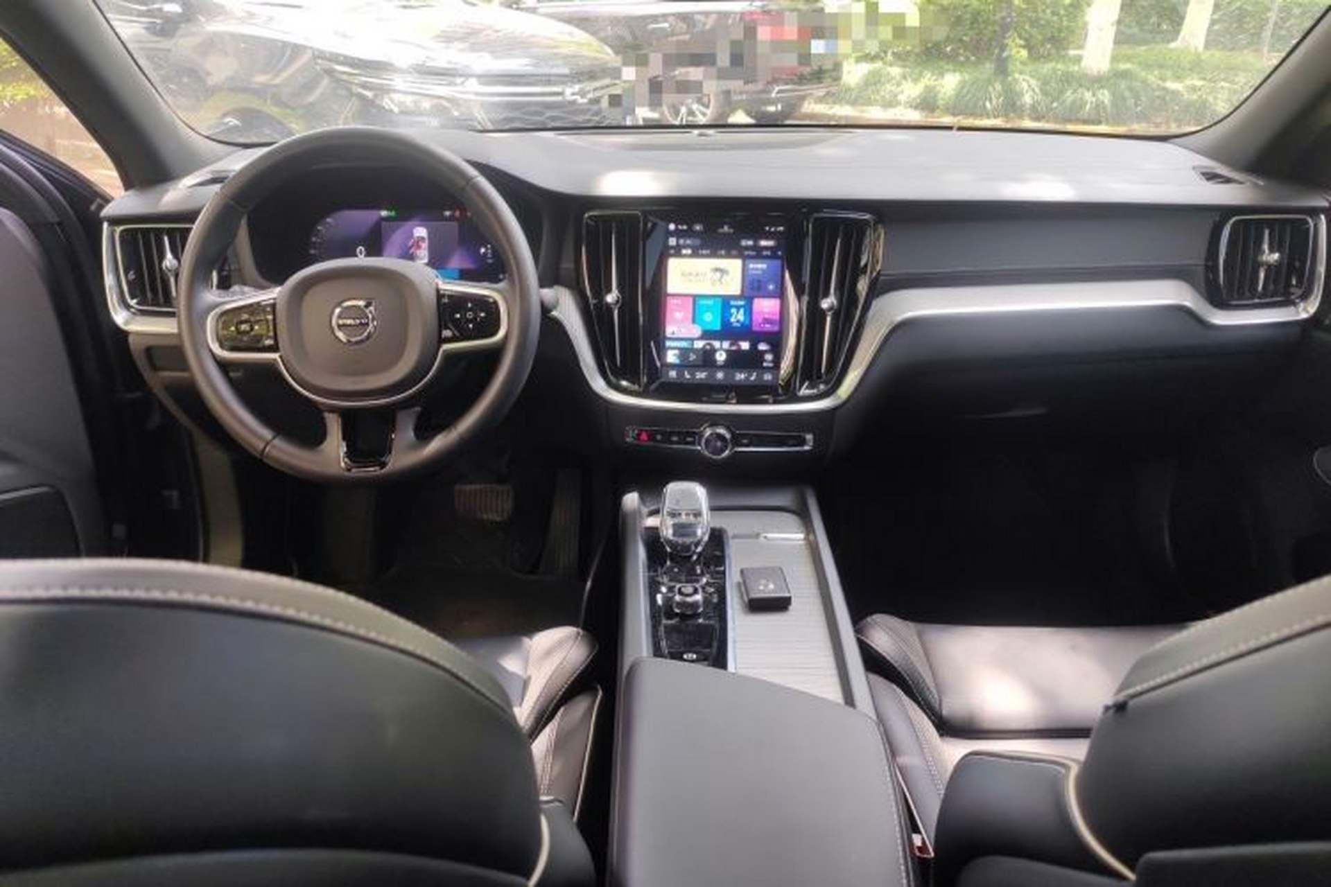 Used Volvo S60 2025 B5 Zhiya Sport Edition Center Console