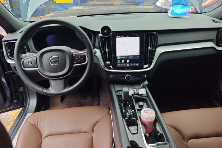 Used Volvo S60 2025 B4 Zhiyi Luxury Edition Center Console