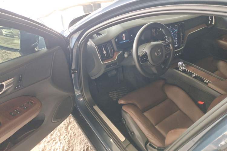 Used Volvo S60 2025 B4 Zhiyuan Luxury Edition Driver Seat