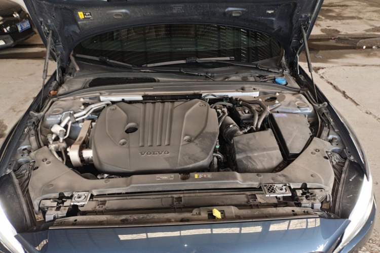 Used Volvo S60 2025 B4 Zhiyuan Luxury Edition Engine Bay