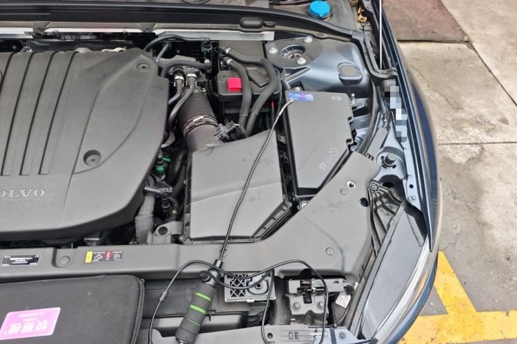 Used Volvo S60 2025 B4 Zhiyi Luxury Edition Engine Bay Left