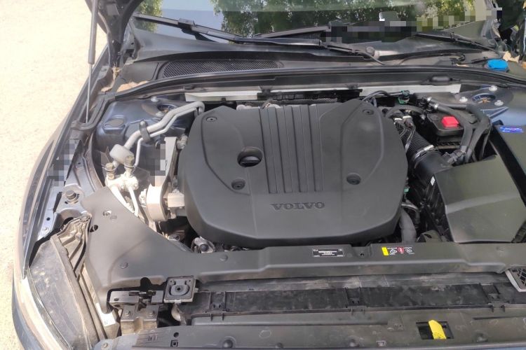 Used Volvo S60 2025 B5 Zhiya Sport Edition Engine Bay Right