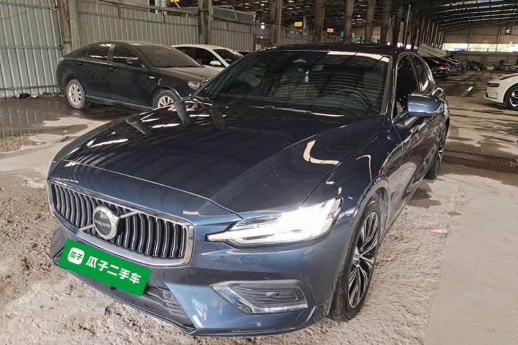 Used Volvo S60 2025 B4 Zhiyuan Luxury Edition Guazi used car, China used car export, Used car for sale, Used cars, Cheapest cars for sale