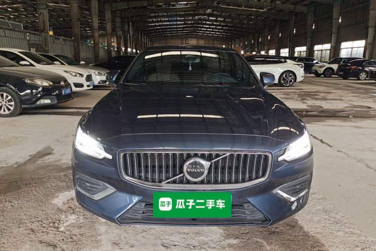 Used Volvo S60 2025 B4 Zhiyuan Luxury Edition Front
