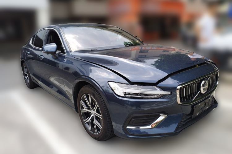 Used Volvo S60 2025 B4 Zhiyi Luxury Edition Front Right 45 Deg