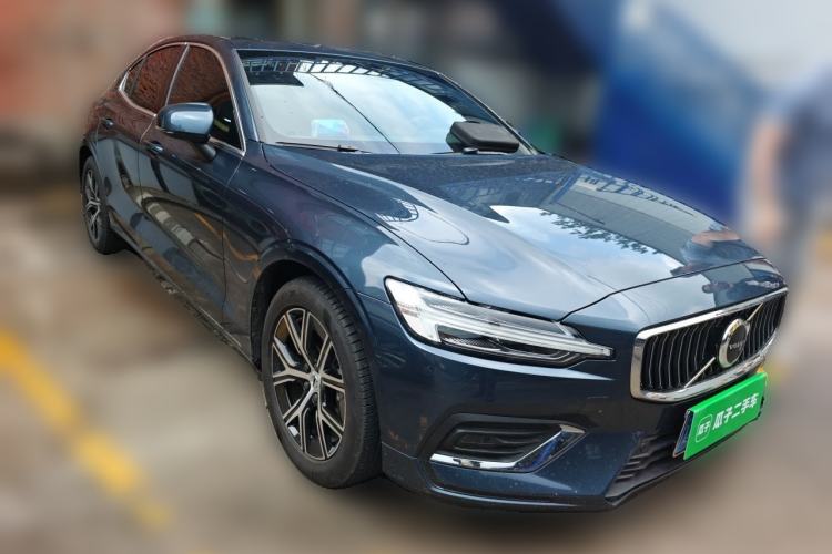Used Volvo S60 2025 B4 Zhiyi Luxury Edition Front Right 45 Deg
