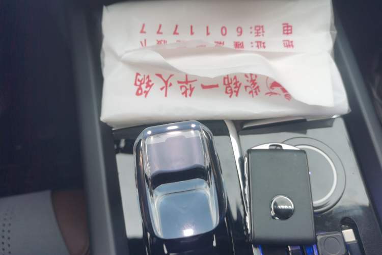 Used Volvo S60 2025 B4 Zhiyuan Luxury Edition Gear Lever