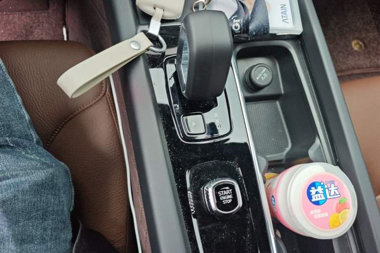 Used Volvo S60 2025 B4 Zhiyi Luxury Edition Gear Lever