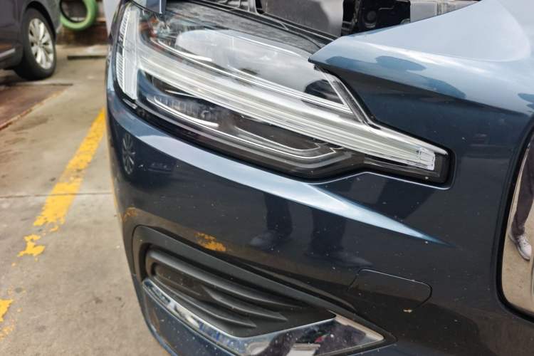 Used Volvo S60 2025 B4 Zhiyi Luxury Edition Right Front Headlight