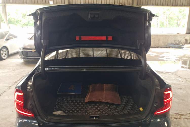 Used Volvo S60 2025 B4 Zhiyuan Luxury Edition Trunk