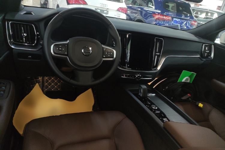 Used Volvo S60 2025 B4 Zhiyi Luxury Edition Center Console