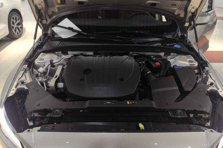 Used Volvo S60 2025 B4 Zhiyi Luxury Edition Engine Bay