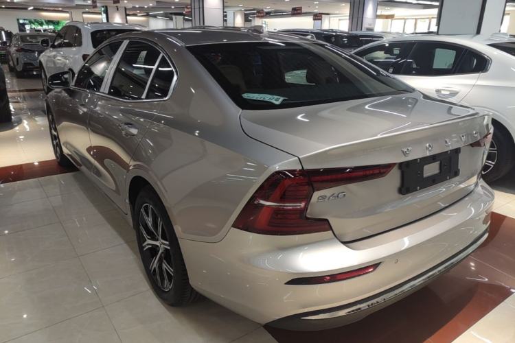 Used Volvo S60 2025 B4 Zhiyi Luxury Edition Exterior 2
