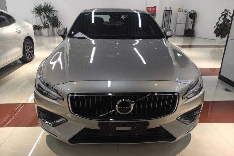 Used Volvo S60 2025 B4 Zhiyi Luxury Edition Front