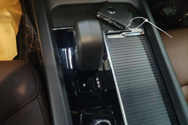 Used Volvo S60 2025 B4 Zhiyi Luxury Edition Gear Lever