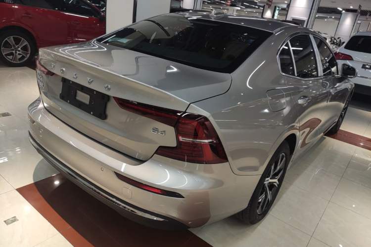 Used Volvo S60 2025 B4 Zhiyi Luxury Edition Rear Right 45 Deg