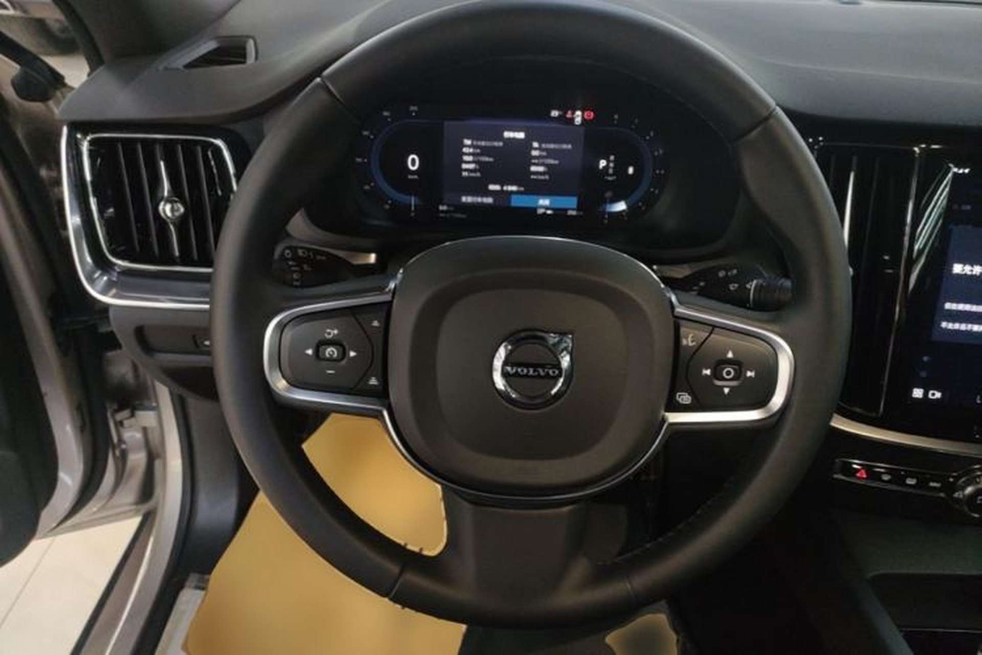 Used Volvo S60 2025 B4 Zhiyi Luxury Edition Steering Wheel